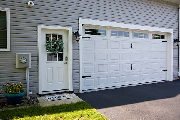 24/7 Emergency Garage Door Panel Replacement experts in Brazoria, TX